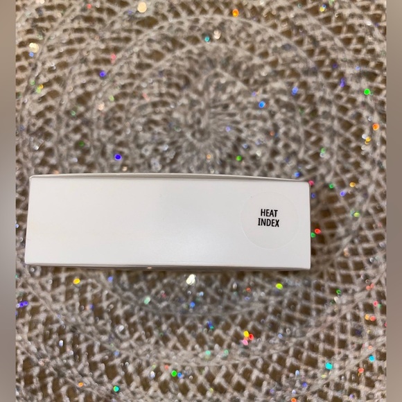 Mac Cosmetics Glow Play Cushiony Blush - Picture 3 of 5